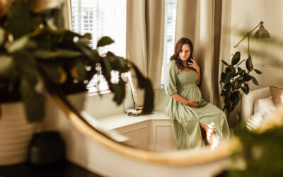Beautiful maternity photo shoot captured in your London home